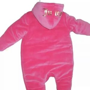 Juicy Couture baby girl pink velour Pram size 0-3M